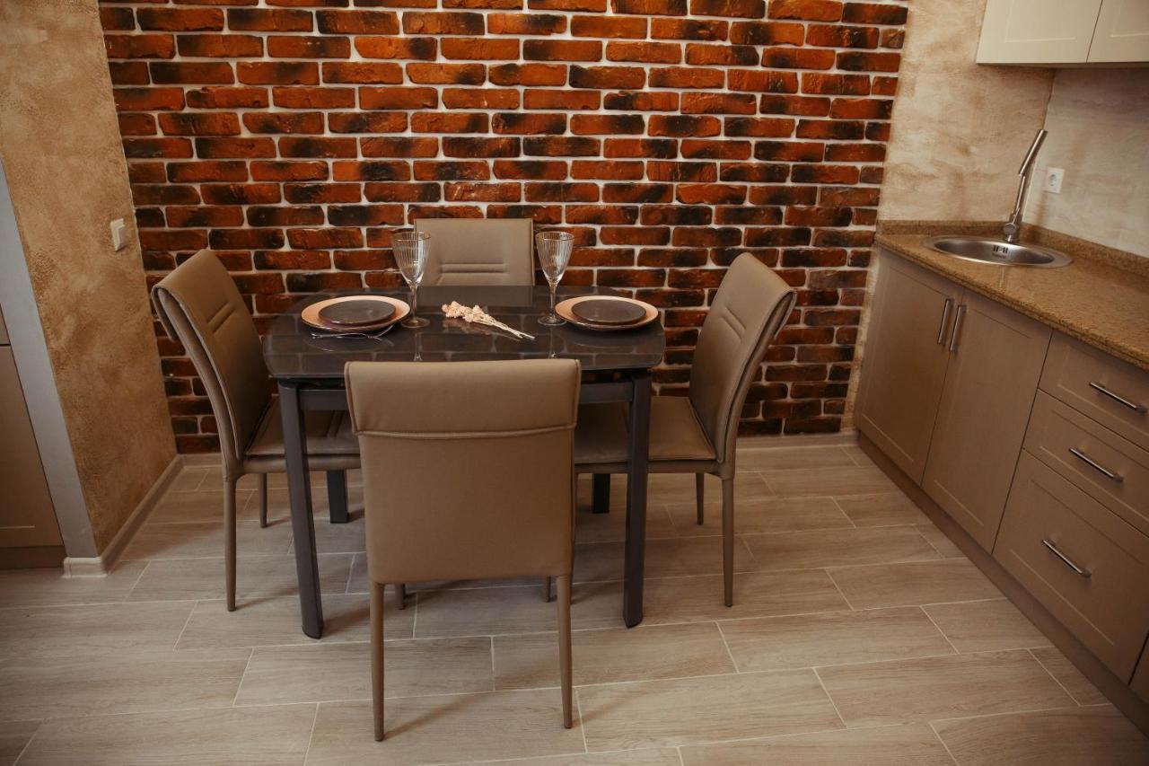 Апартаменты Центр Uman Square Apartment Ngoại thất bức ảnh